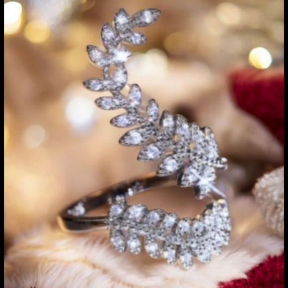 Jewelry - 925 Sterling Silver Long Leaf Ring